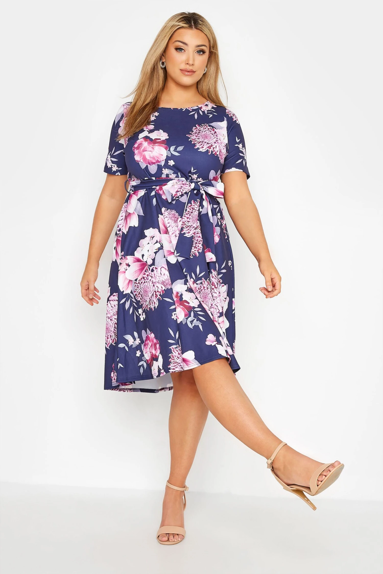 YOURS LONDON - Robe Midi Bleu Marine Floral Rose 4 YOURS LONDON - Robe Midi Bleu Marine Floral Rose – Image 2