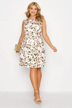 Robe Blanche Floral Plissé