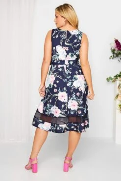 YOURS LONDON - Robe Bleue Marine Floral Patineuse Avec Ceinture -GrandeTendance Boutique ccfbdb74 1030 43 162041 C