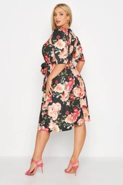 YOURS LONDON - Robe Noire Floral Manches Courtes -GrandeTendance Boutique d4bb2911 f9e5 45 161792 C
