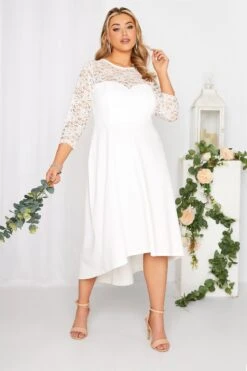 YOURS LONDON - Robe Blanche Midi Encolure & Manches Dentelle -GrandeTendance Boutique d54a280c dbf5 46 162029 B