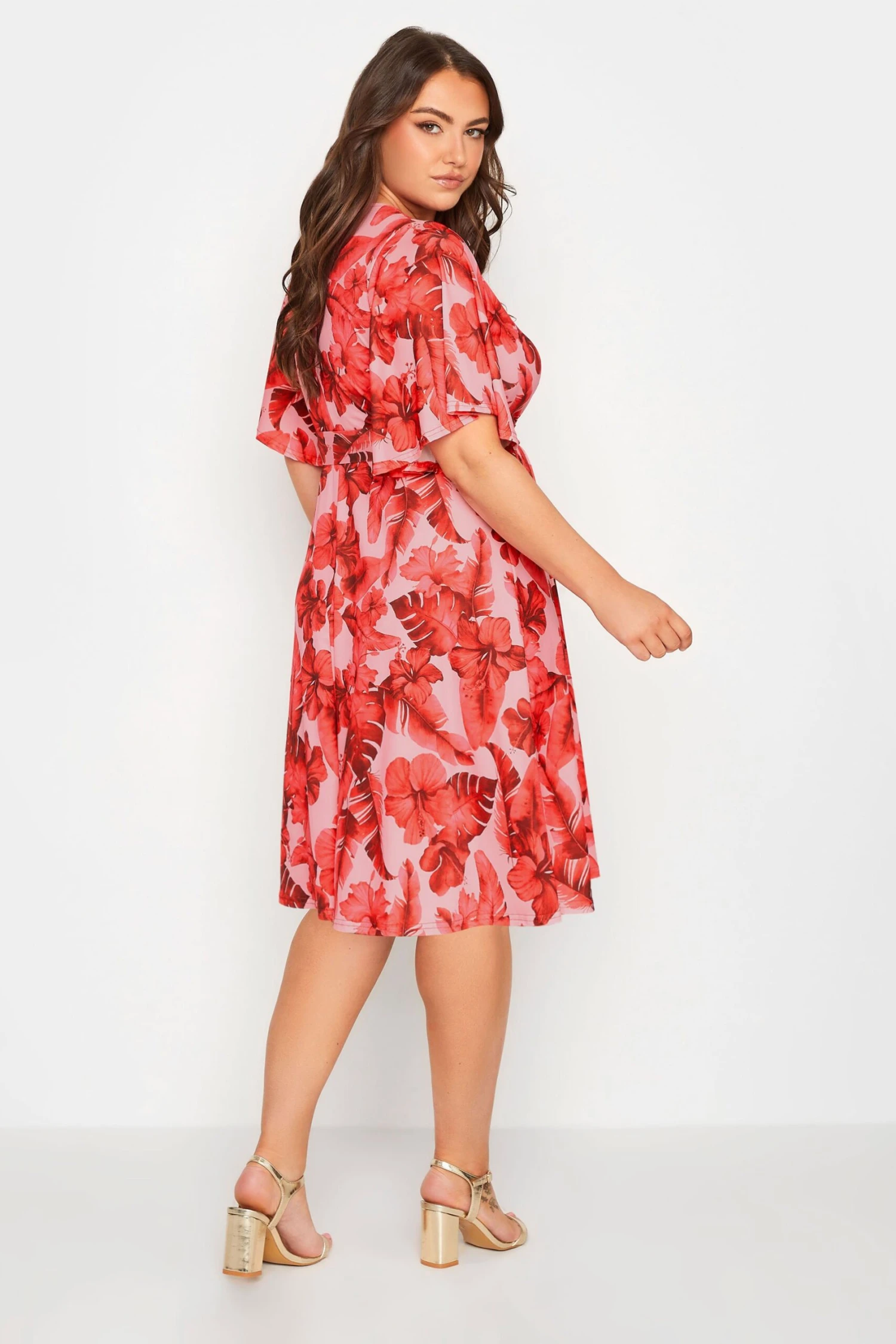 YOURS LONDON - Robe Rose Imprimé Tropical Cache-Coeur 5 YOURS LONDON - Robe Rose Imprimé Tropical Cache-Coeur – Image 3