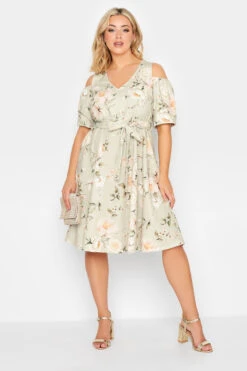 YOURS LONDON - Robe Verte Pastel Fleurie Épaules Ajourées