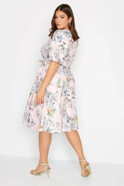 YOURS LONDON - Robe Rose Floral Manches Bouffantes 11 YOURS LONDON - Robe Rose Floral Manches Bouffantes -GrandeTendance Boutique d6e9bd20 bf3b 4a 162203 C