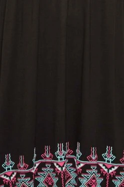 Robe Noire Midi Manches Longues Ourlet Aztèque -GrandeTendance Boutique dcb395ce f672 47 301160 Z