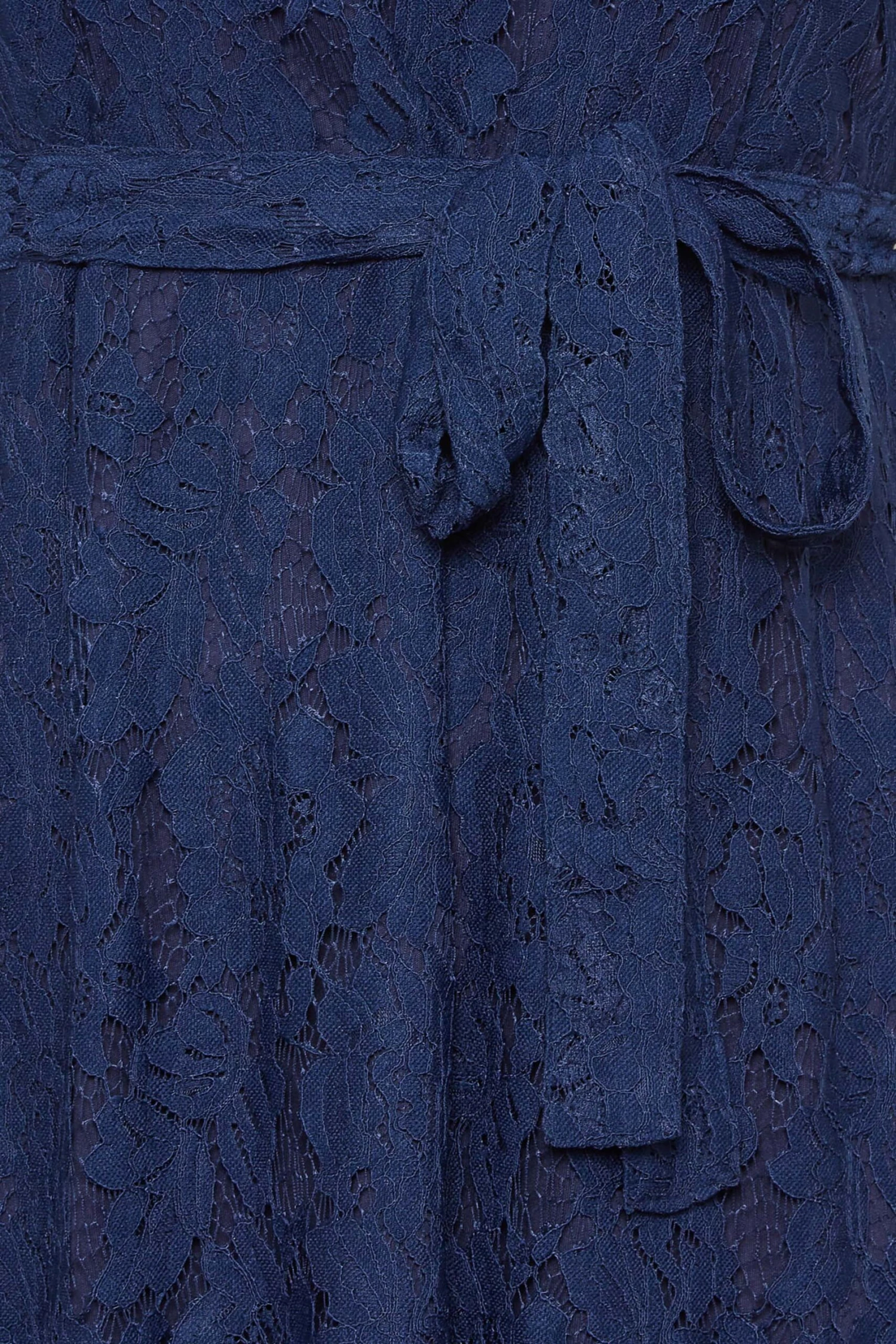 YOURS LONDON - Robe Bleue Marine Florale Empiècement Dentelle 7 YOURS LONDON - Robe Bleue Marine Florale Empiècement Dentelle – Image 5