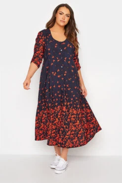 Robe Bleue Marine Floral Rouge à Boutons