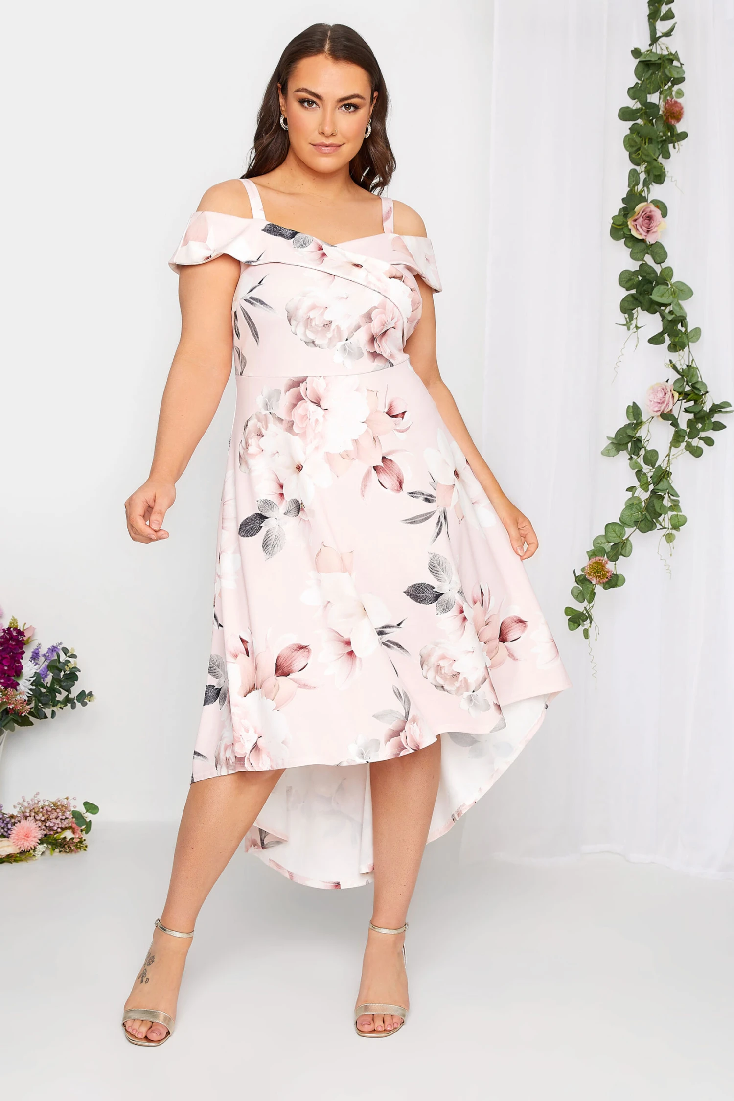 YOURS LONDON - Robe Rose Poudré Floral En Bardot Demoiselle D'Honneur 3 YOURS LONDON - Robe Rose Poudré Floral En Bardot Demoiselle D'Honneur