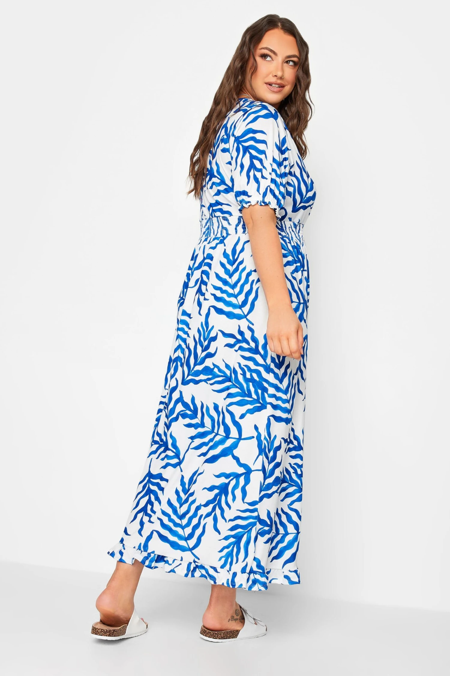 LIMITED COLLECTION - Robe Blanche Floral Bleue Volanté 5 LIMITED COLLECTION - Robe Blanche Floral Bleue Volanté – Image 3