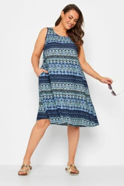 YOURS - Robe Bleue Marine Volanté Coupe Droite Aztèque 12 YOURS - Robe Bleue Marine Volanté Coupe Droite Aztèque -GrandeTendance Boutique fe87df1e 13a8 4f 137450 B